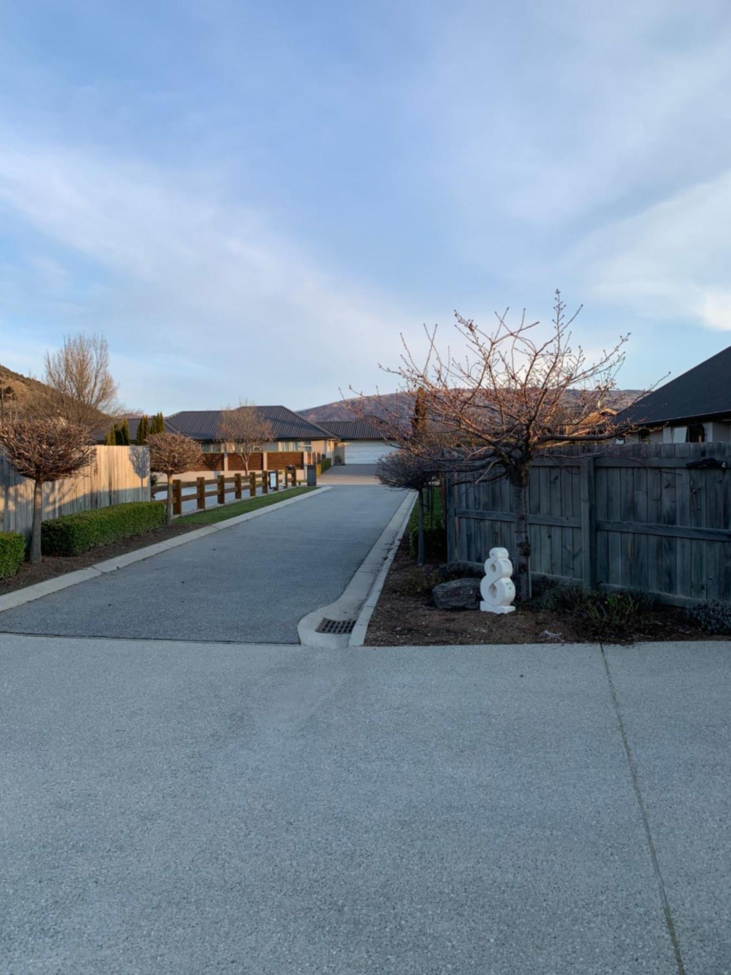 Parkside Loft Apartment Wanaka Exterior photo